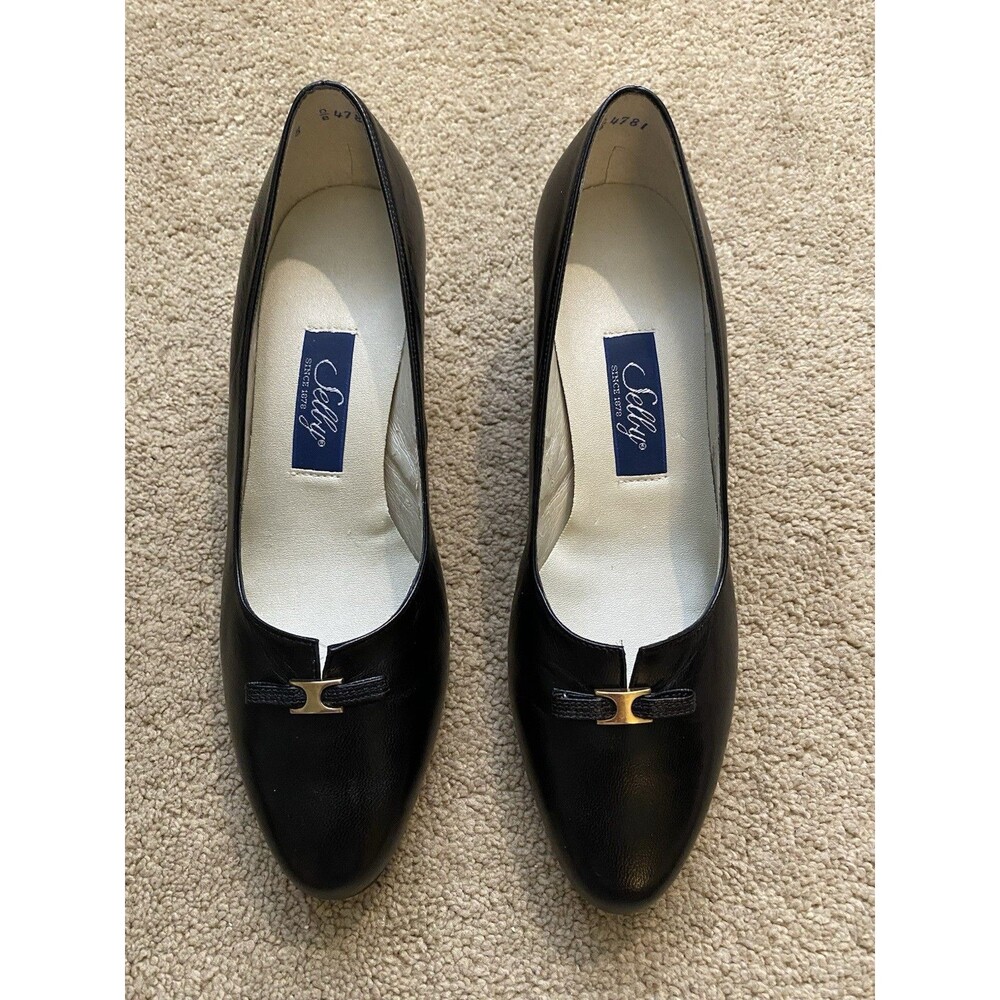 Selby Vintage Black Leather Mid Heel Pumps Gold Hardware Hardware Accent Size 8